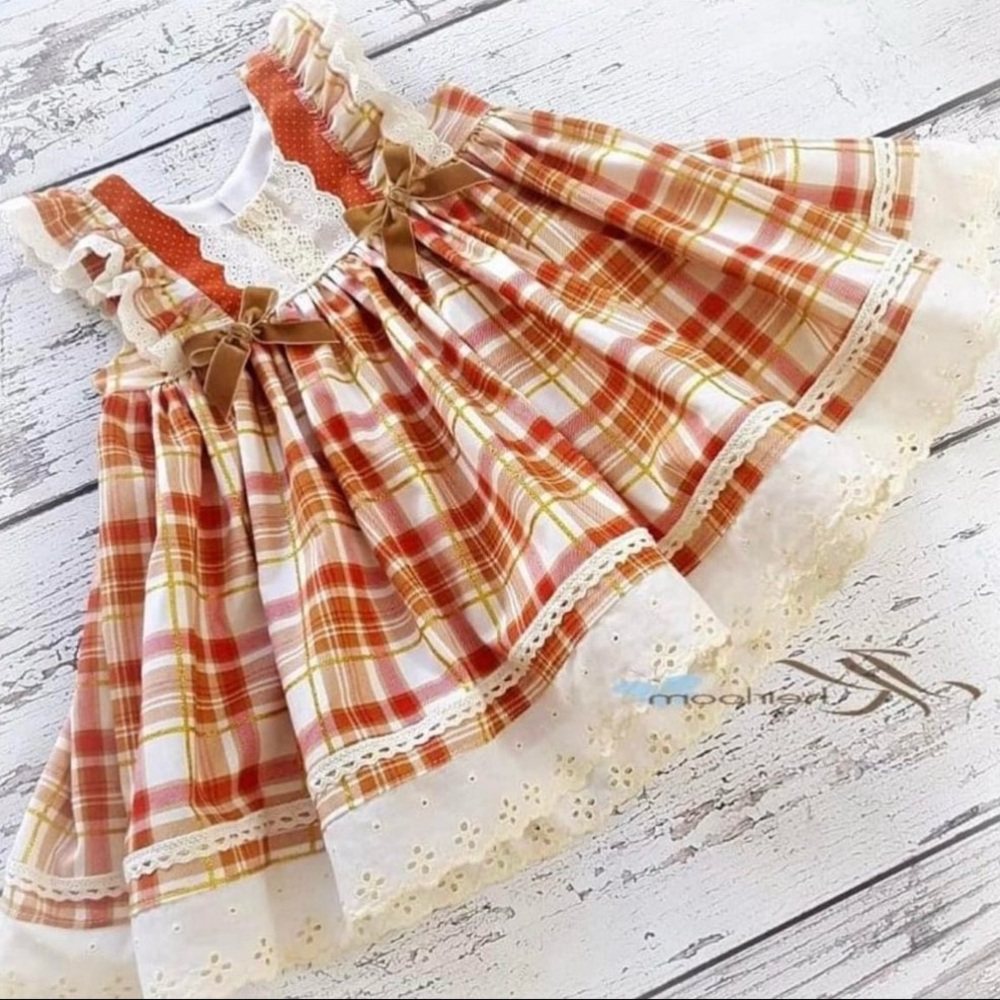 Girls Fall Plaid Pumpkin Dress with Lace Trim – Size 6 Boutique